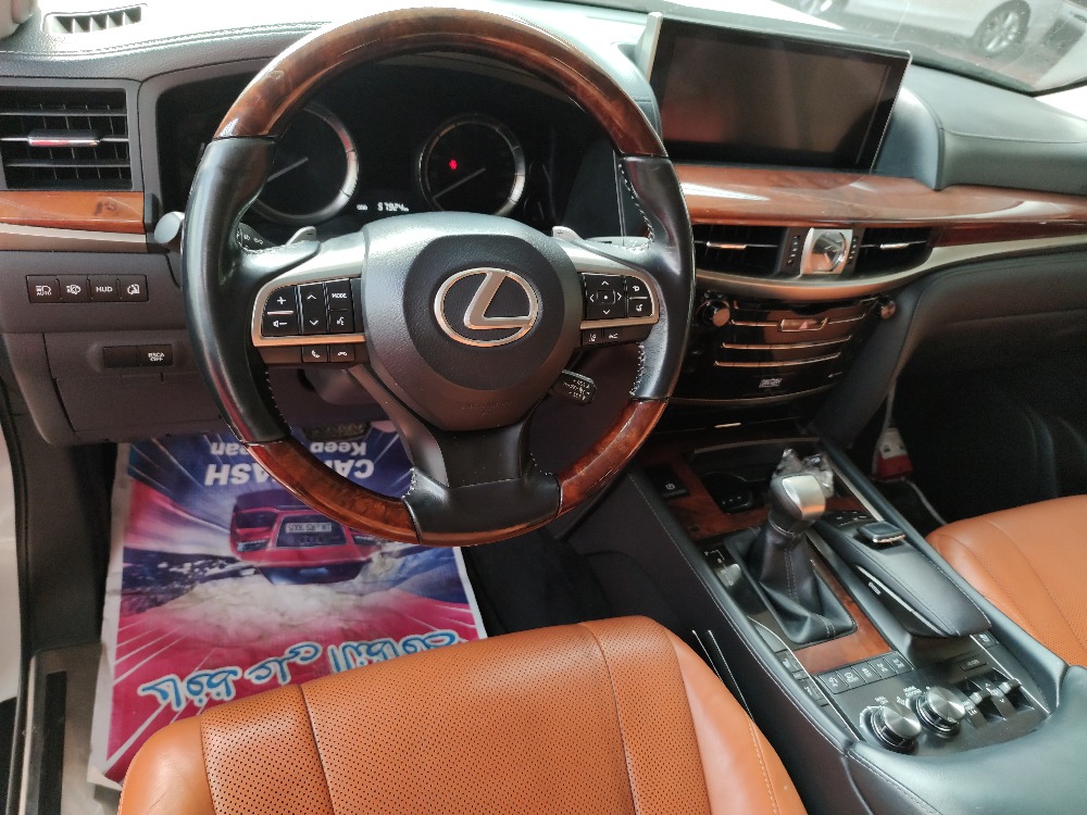 Lexus LX